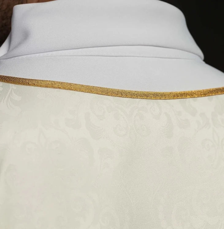 Ecru Chasuble with chalice and host embroidery on jacquard fabric — close-up detail