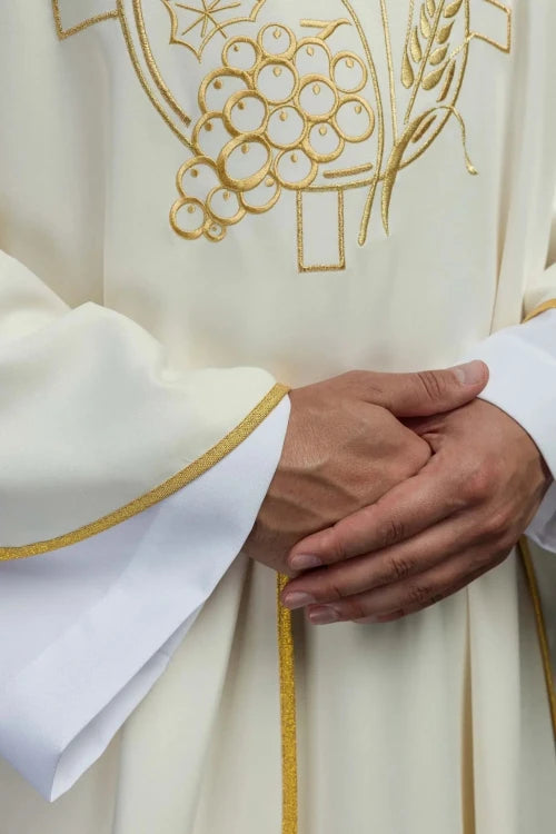 Ecru Chasuble with wheat and cross embroidery – Variant II — full view