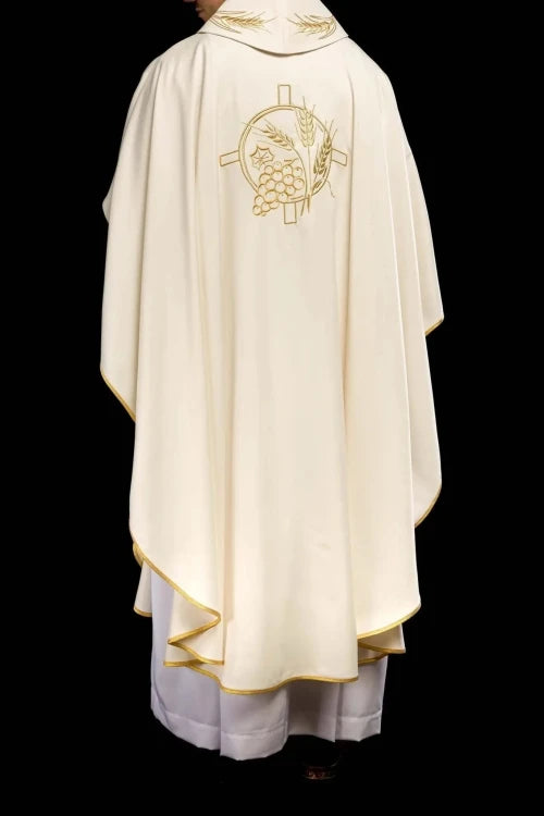 Ecru Chasuble with wheat and cross embroidery – Variant II — close-up detail