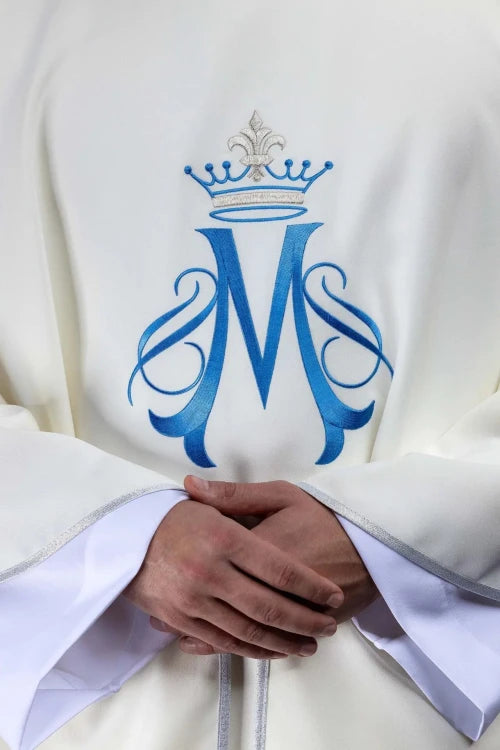 Ecru Chasuble with Marian embroidery — decoration detail