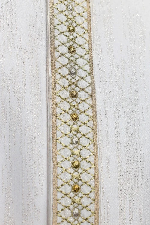 Ecru Chasuble with embroidered band and collar — decoration detail