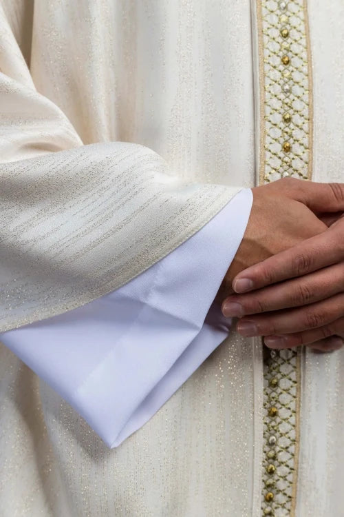 Ecru Chasuble with embroidered band and collar — close-up detail