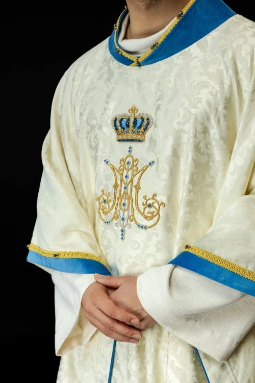 Ecru Chasuble with hand-applied Marian decoration with natural stones – Variant II — decoration detail