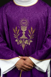 Purple Chasuble with chalice and host embroidery on jacquard fabric - gallery view 1
