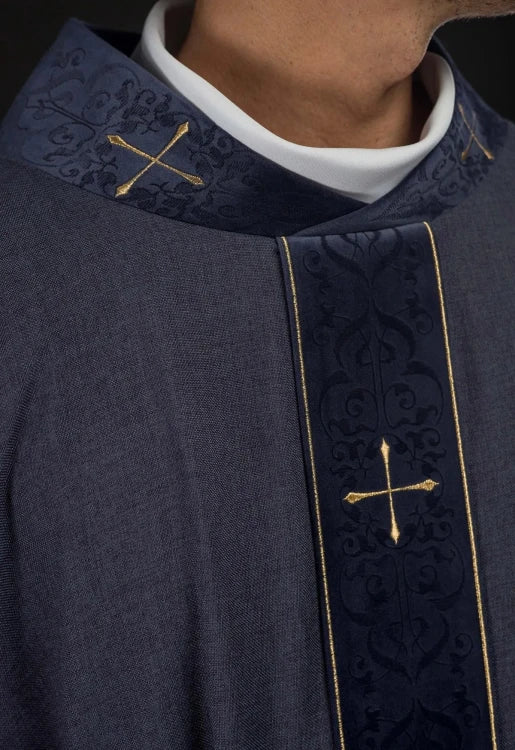 Purple Chasuble with embroidered band and cross-decorated collar - gallery view 5