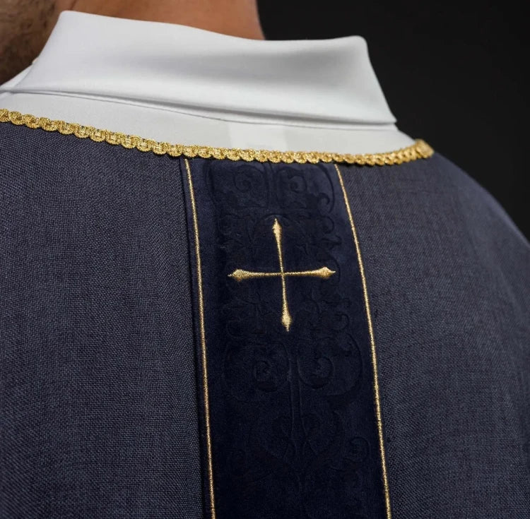 Purple Chasuble with embroidered band and cross - Variant I - gallery view 5