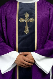 Purple Chasuble with embroidered band with cross motif - Variant I - gallery view 1