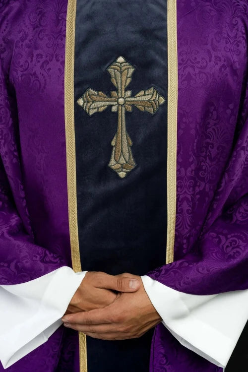 Purple Chasuble with embroidered band with cross motif - Variant I - gallery view 3