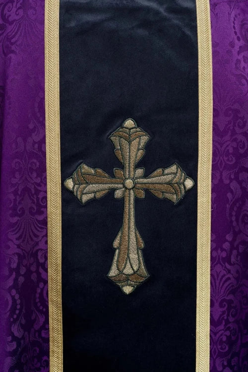 Purple Chasuble with embroidered band with cross motif - Variant I - gallery view 4