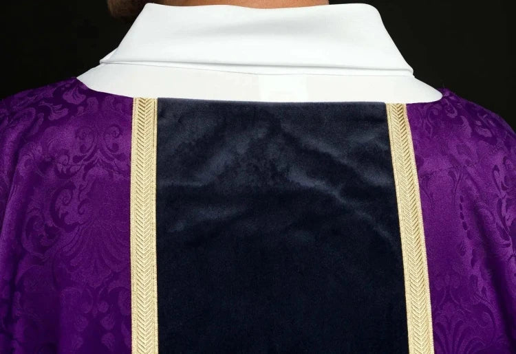 Purple Chasuble with embroidered band with cross motif - Variant I - gallery view 5