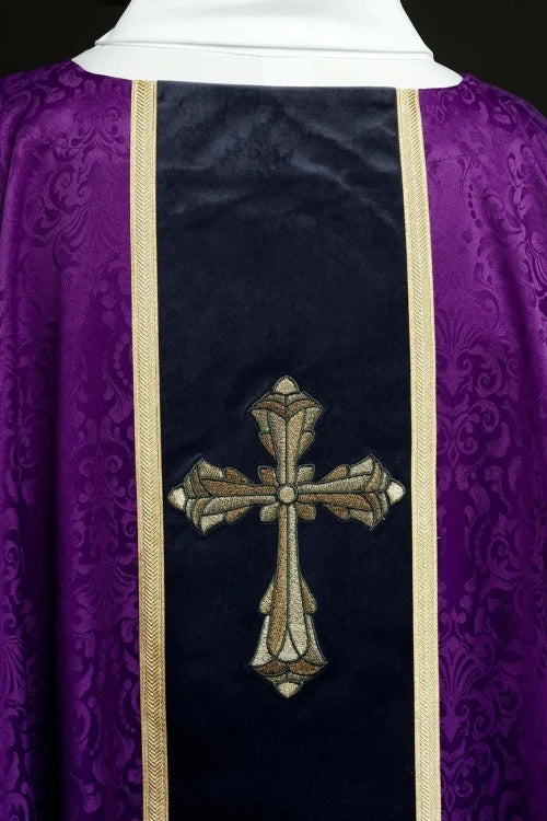 Purple Chasuble with embroidered band with cross motif - Variant I - gallery view 7