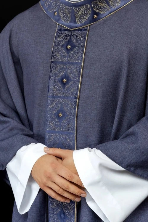 Purple Chasuble with embroidered band with cross motif - Variant III - gallery view 1