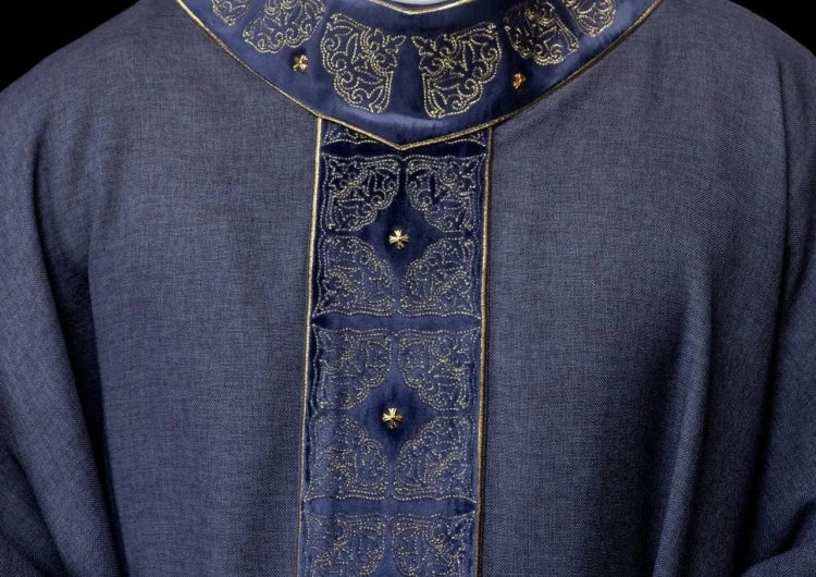 Purple Chasuble with embroidered band with cross motif - Variant III - gallery view 3