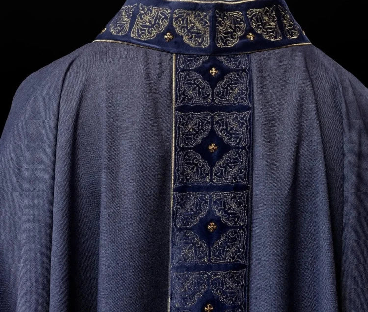 Purple Chasuble with embroidered band with cross motif - Variant III - gallery view 8