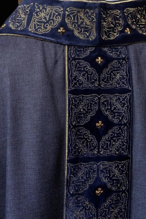 Purple Chasuble with embroidered band with cross motif - Variant III - gallery view 11