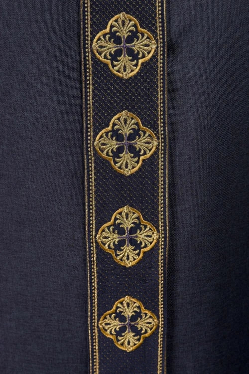 Purple Chasuble with embroidered band with cross motif - Variant IV - gallery view 3