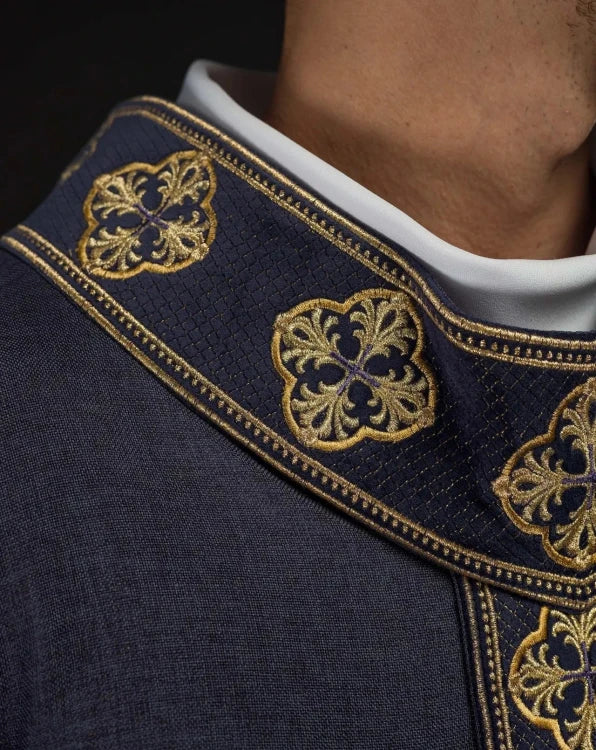 Purple Chasuble with embroidered band with cross motif - Variant IV - gallery view 5
