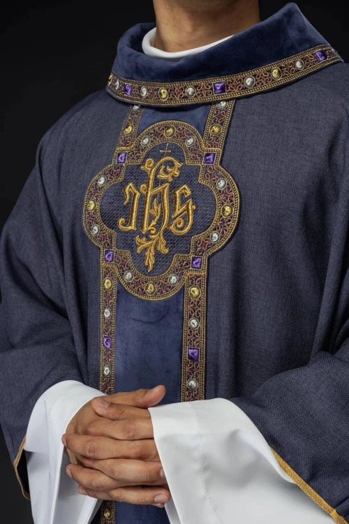 Purple Chasuble with embroidered band with IHS monogram - Variant IV - gallery view 1