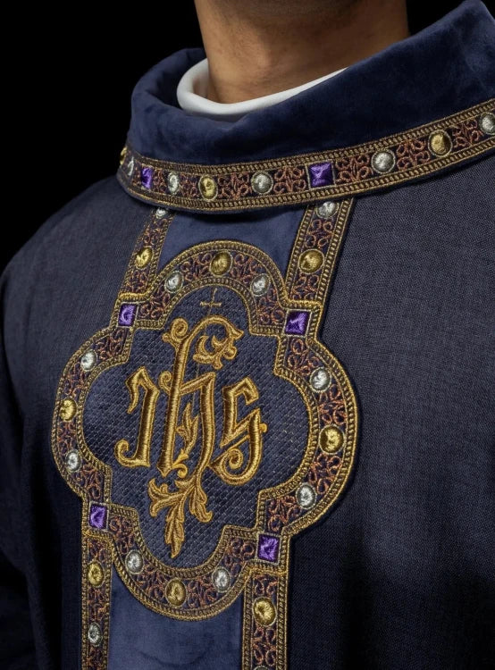 Purple Chasuble with embroidered band with IHS monogram - Variant IV - gallery view 3