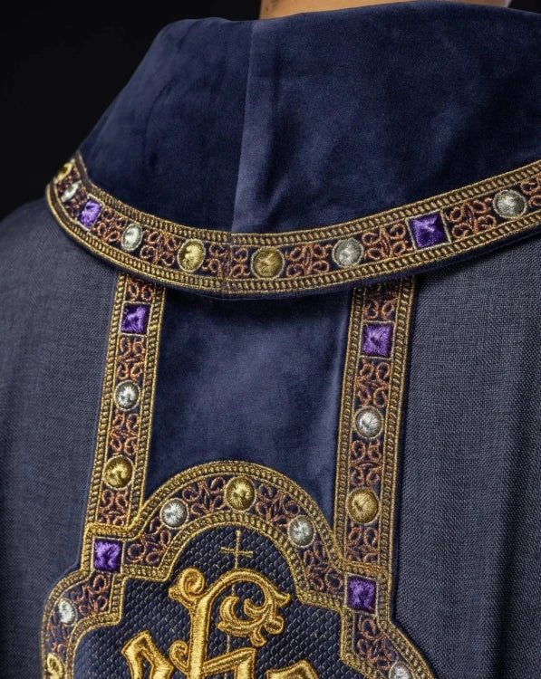 Purple Chasuble with embroidered band with IHS monogram - Variant IV - gallery view 5