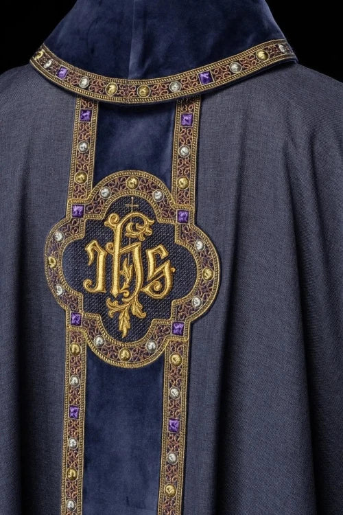 Purple Chasuble with embroidered band with IHS monogram - Variant IV - gallery view 6