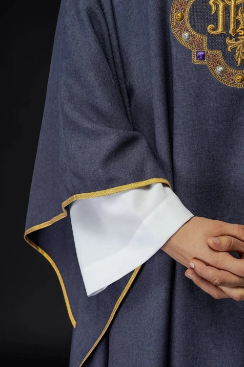 Purple Chasuble with embroidered band with IHS monogram - Variant V - gallery view 4