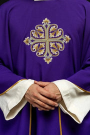 Purple Chasuble with embroidered cross and wide collar - Variant II - gallery view 1