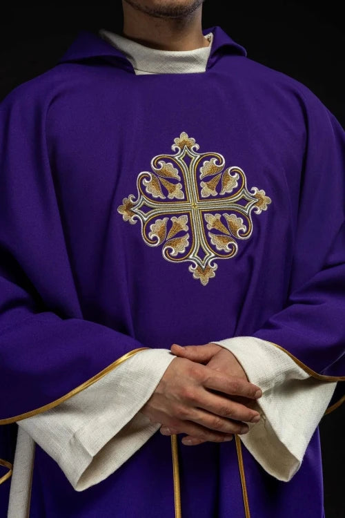 Purple Chasuble with embroidered cross and wide collar - Variant II - gallery view 3