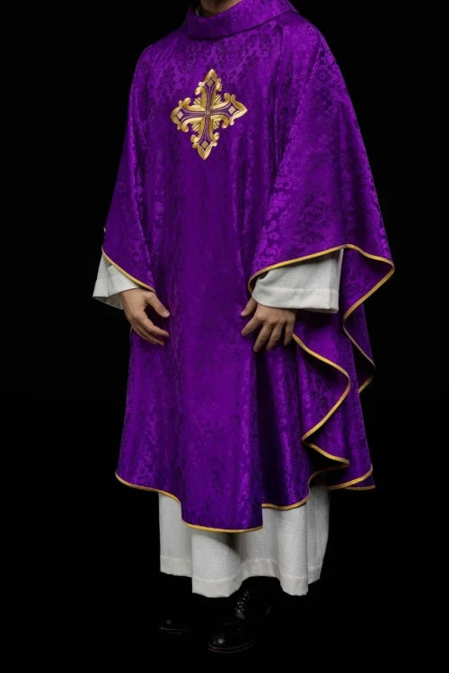 Purple Chasuble with embroidered cross on patterned fabric - gallery view 2