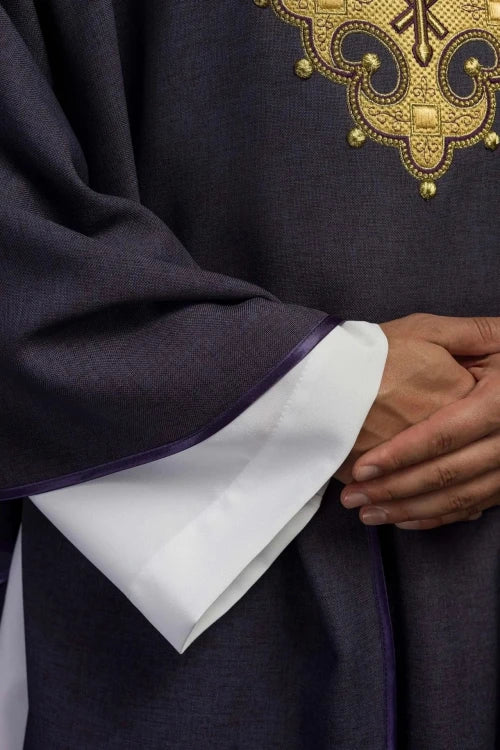Purple Chasuble with embroidered cross - Variant VII - gallery view 4