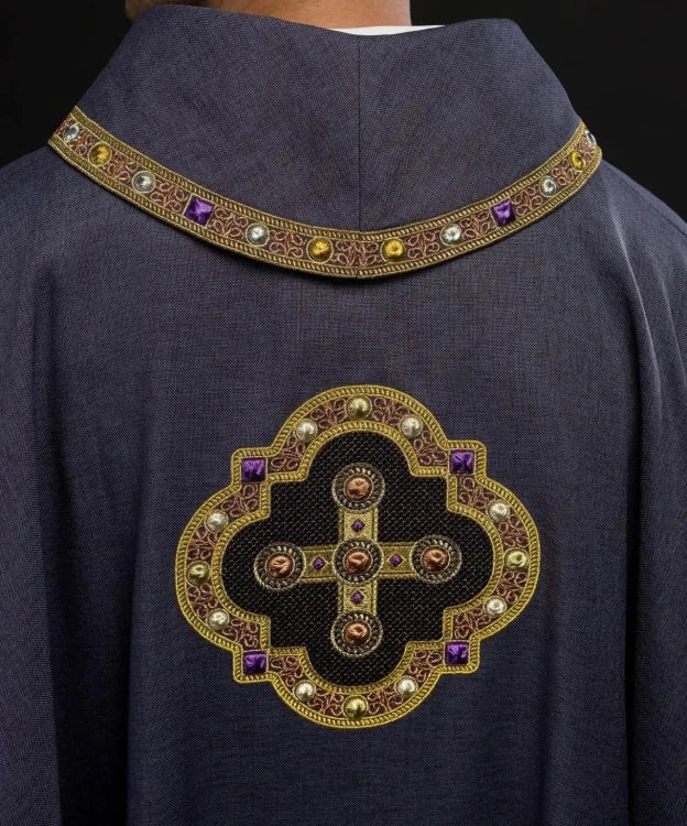 Purple Chasuble with embroidered cross - Variant VIII - gallery view 5