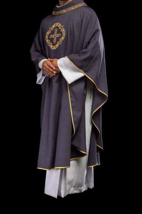 Purple Chasuble with embroidered cross - Variant VIII - gallery view 7