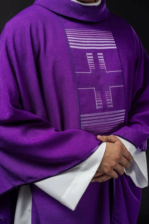 Purple Chasuble with embroidered crosses - Variant II - gallery view 4