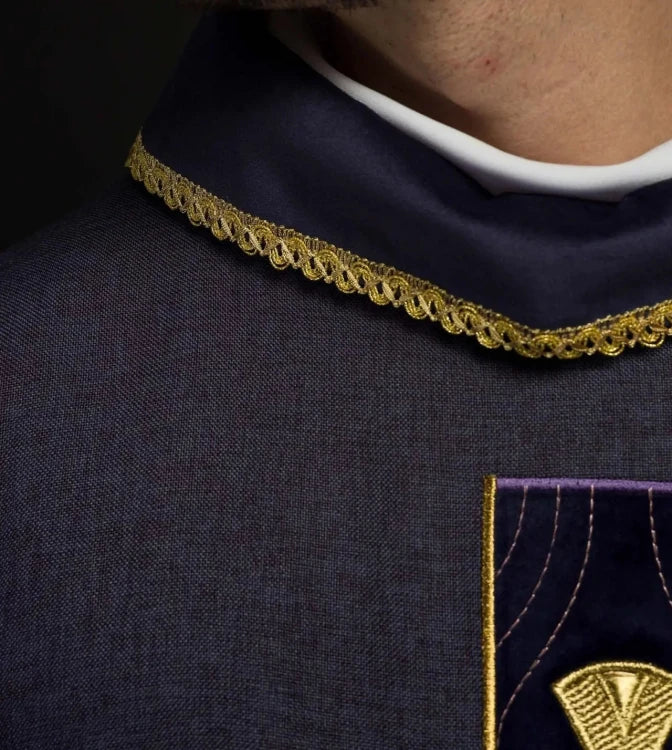 Purple Chasuble with embroidered crosses - Variant IV - gallery view 5