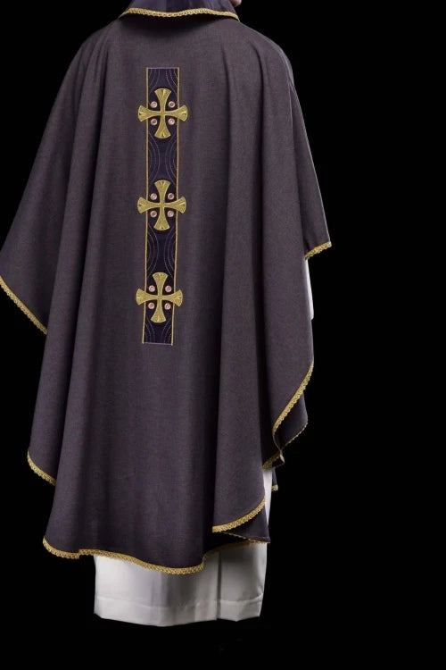 Purple Chasuble with embroidered crosses - Variant IV - gallery view 7