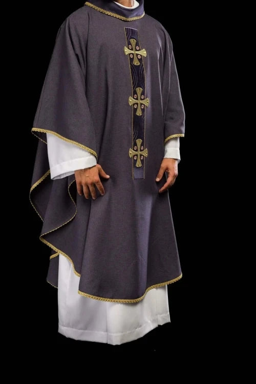 Purple Chasuble with embroidered crosses - Variant IV - gallery view 8
