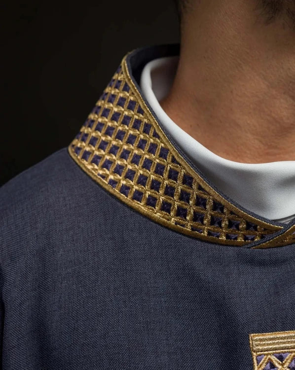 Purple Chasuble with embroidered crosses - Variant V - gallery view 5