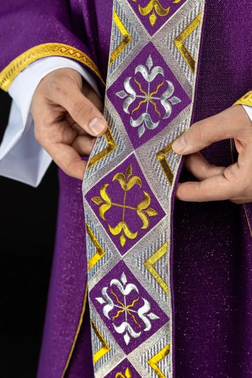 Purple Chasuble with embroidered decorative band - gallery view 4