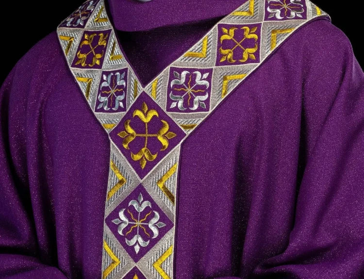 Purple Chasuble with embroidered decorative band - gallery view 5
