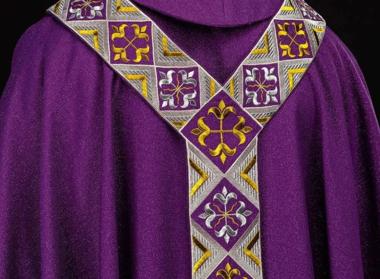 Purple Chasuble with embroidered decorative band - gallery view 6