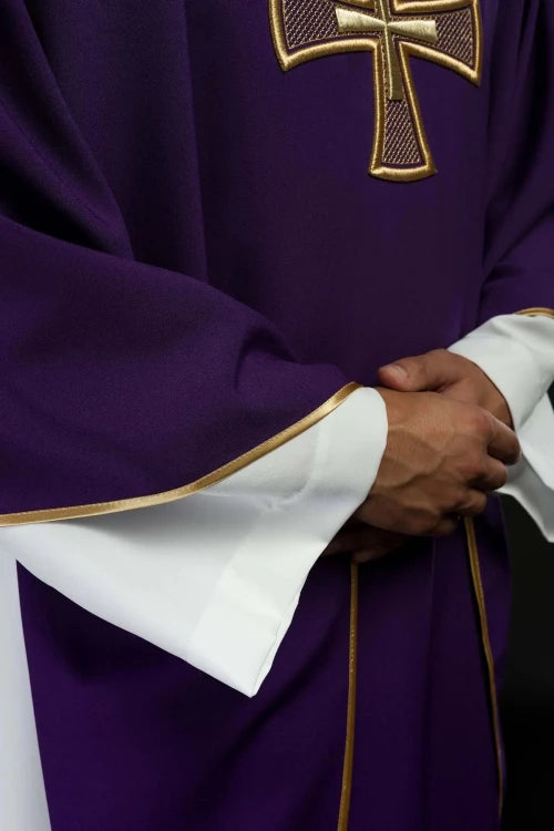 Purple Chasuble with gold IHS embroidery - Variant I - gallery view 4