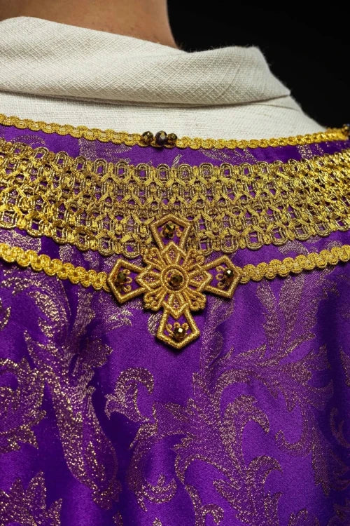 Purple Chasuble with hand decoration with natural stones - Variant IV - gallery view 11