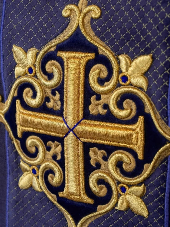 Purple Chasuble with purple velvet band with embroidered crosses - gallery view 3