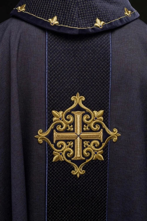Purple Chasuble with purple velvet band with embroidered crosses - gallery view 5