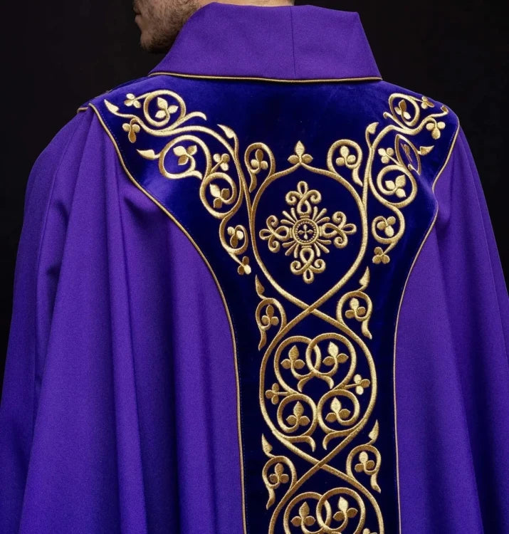 Purple Chasuble with rich embroidery on a velvet panel - Variant I - gallery view 8