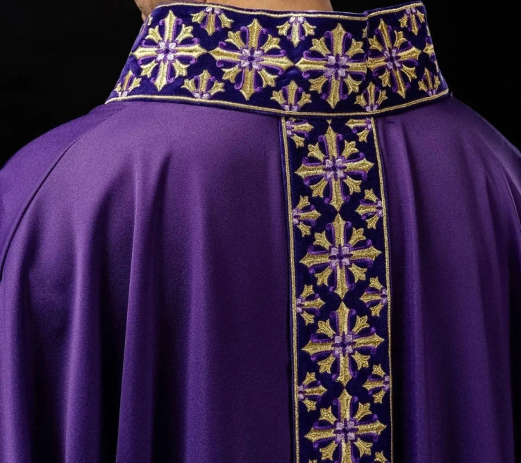 Purple Chasuble with shimmering purple embroidery - gallery view 4