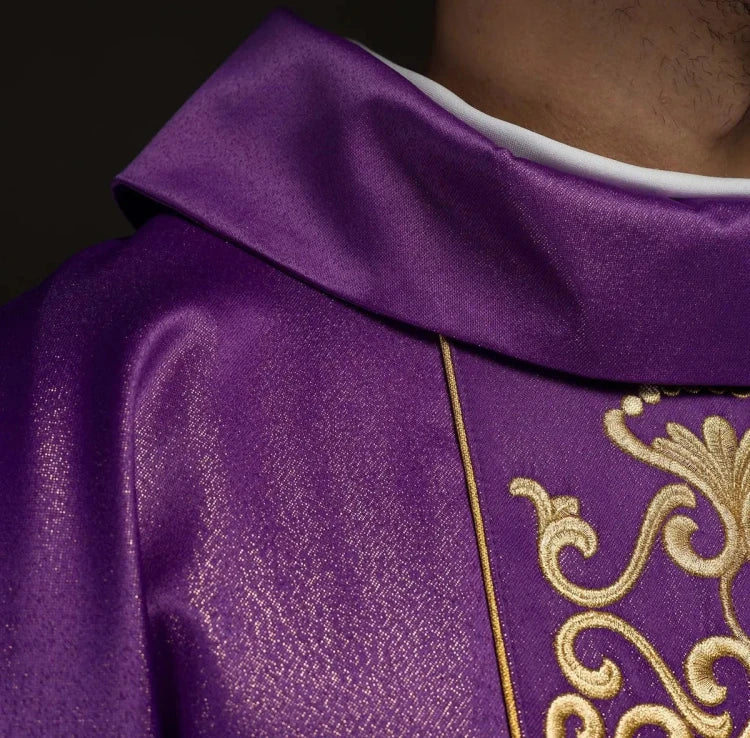 Purple Chasuble with shimmering purple embroidery - gallery view 4