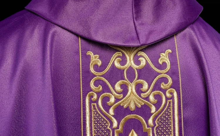 Purple Chasuble with shimmering purple embroidery - gallery view 5