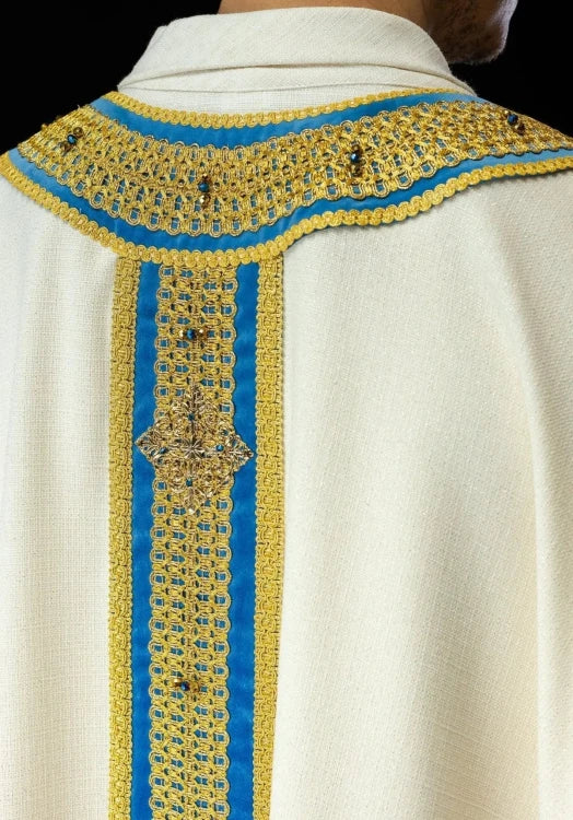 Ecru Chasuble with hand-finished natural-stone decoration – Variant II — fabric detail