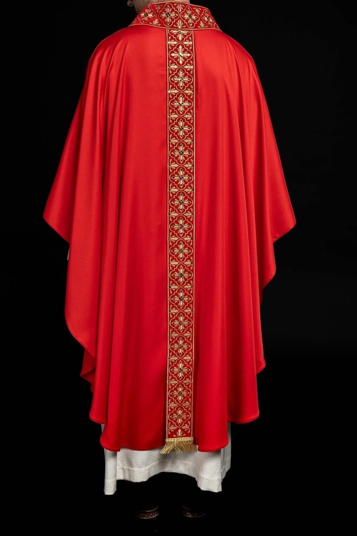 Red Chasuble Decorated with 500 Stones and Narrow Band — construction detail